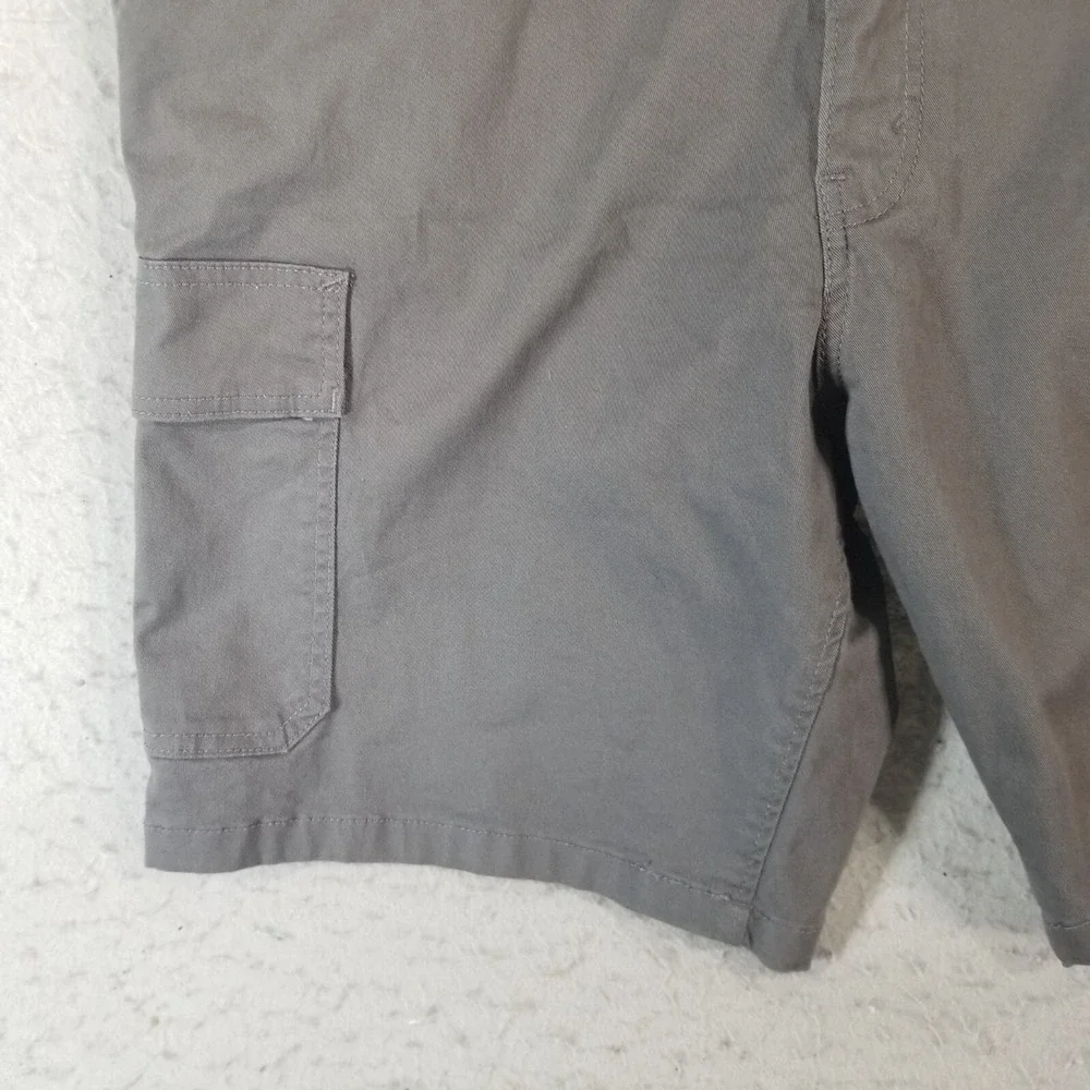 Levi's signature cargo hiking shorts men's 40 x 9.5 Gray Flex stretch outdoor